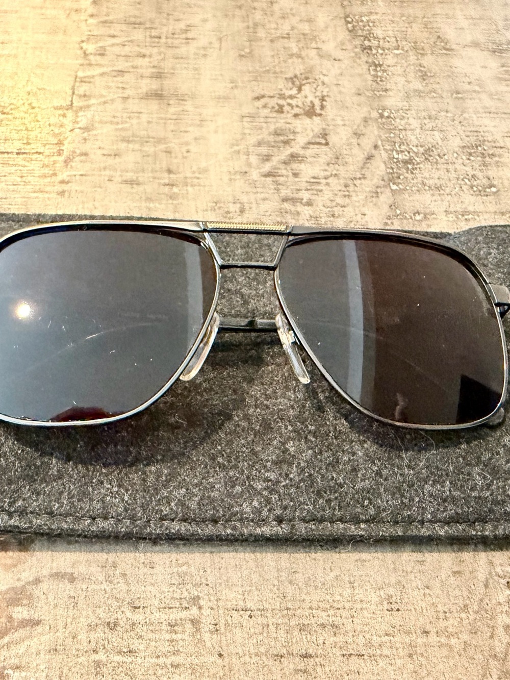 VINTAGE 1990’s *Deadstock* Lacoste Aviator Sunglasses in CHARCOAL w/ GOLD LOGO